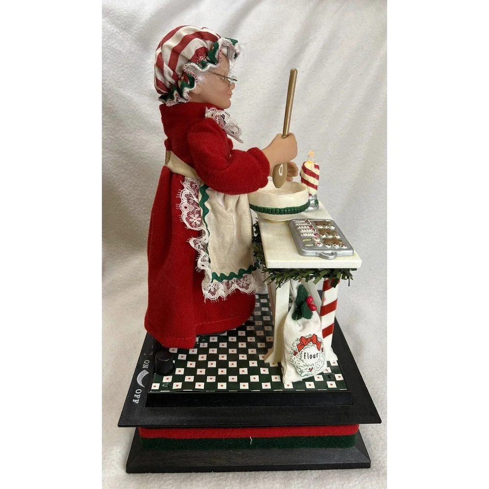 VTG Musical Holiday Scene MRS SANTA CLAUS Baking Cookies‎ Lights Christmas Music